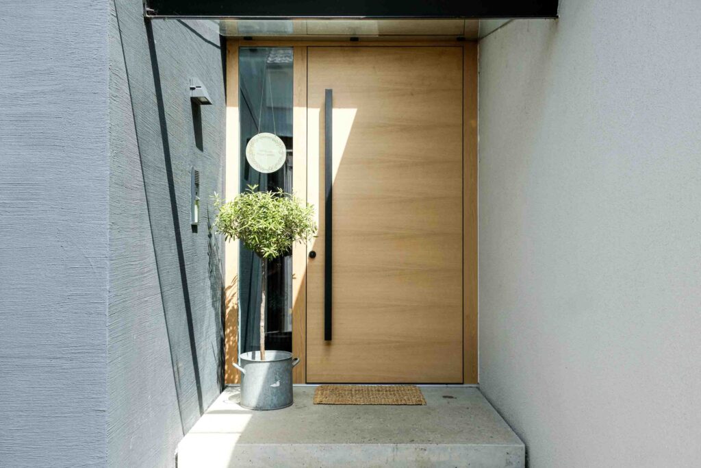 Individuelle Lösungen für Türen und Treppen aus Holz.